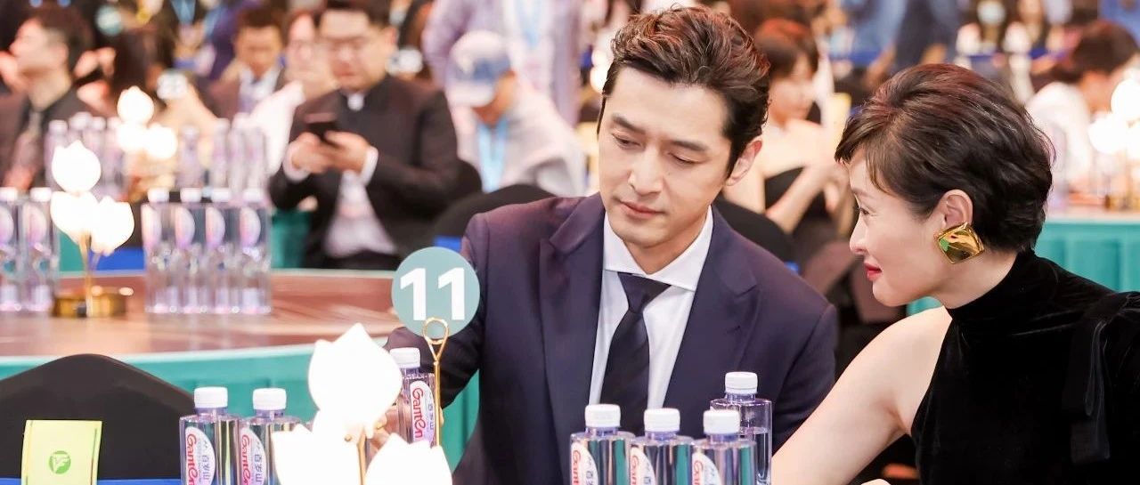 “仙人打斗”，，，，，，，，今年白玉兰谁赢麻了？？？？？？？？